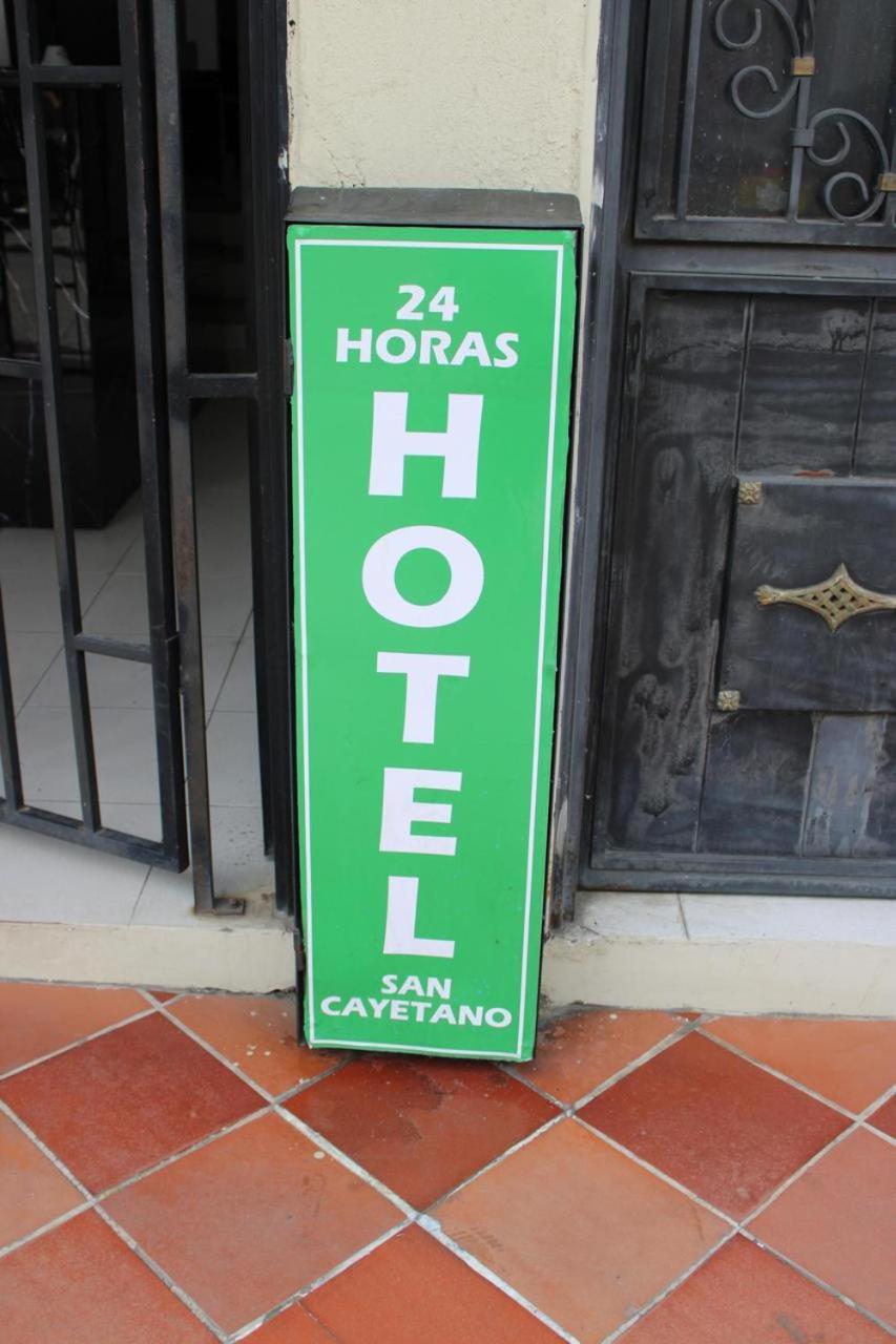 Hotel San Cayetano Ocana Bagian luar foto